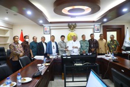 Dorong Percepatan Investasi di Jatim, Pemprov Jatim Kembangkan Potensi Teluk Lamong