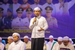 Di Depan Jamaah Malang Bersalawat, Wagub Emil Pastikan Kelayakan dan Keamanan Hewan Kurban Diawasi Ketat