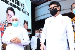 Kenang MenPAN-RB, Gubernur Khofifah Sebut Tjahjo Kumolo Sosok yang Bijak Dan Rendah Hati