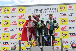 Kado Ultah Kemerdekaan, Tiga Pebalap Astra Honda Harumkan Indonesia di Jepang