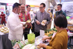 Pasar Djadoel Ajang Pameran Aneka Kerajinan Gresik