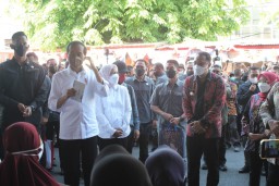 Wali Kota Eri Cahyadi : Bantuan PKH BPNT di Surabaya Sudah Tersalur