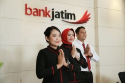 Bank Jatim Raih Penghargaan Indonesia Best Bank 2022