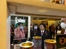 Menteri LHK Siti Nurbaya Beri Apresiasi CSR PT Smelting Berbasis Lingkungan
