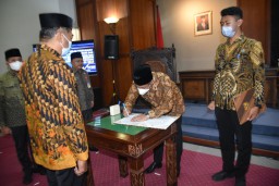 Wakil Bupati Tulungagung Lantik 5 Pejabat Eselon IV