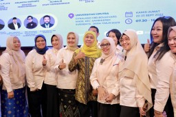 Khofifah Ajak Akademisi dan Praktisi Lawan Ujaran Kebencian