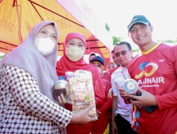 Khofifah : Pasar Murah Ikhtiar Pengendalian Inflasi Akibat BBM Naik