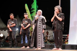 Bersama Cak Nun, Gubernur Khofifah Ajak Masyarakat Jatim Ngaji Kebangsaan