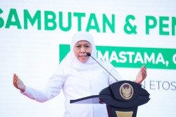 Khofifah Ajak 2.035 Maba UMS Perkuat Sinergi Social dan Intelectual Capital