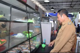 Bupati Yes Resmikan Kantin Sehat SMPN 3 Lamongan