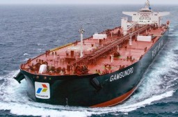 Berlabuh di AS, Kapal PT Pertamina Lolos Inspeksi dan Kibarkan Merah Putih