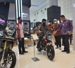 MPM Honda Jatim Hadirkan Motor Baru Honda ST125 Dax dan New Honda ADV160 di GIIAS Surabaya 2022