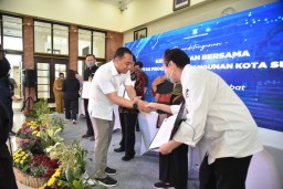 Tuntaskan Masalah Sosial Kemasyarakatan, Pemkot Surabaya Gandeng 20 PTS
