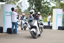 Motor Listrik Yamaha E01 yang Resmi Mengaspal di Indonesia