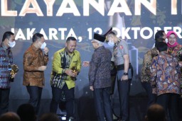 Kabupaten Gresik Raih Penghargaan Pelayanan Investasi Terbaik Nasional