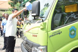 DLH Lamongan Tambah Armada Dump Truk Sampah