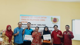 Saat Eksekutif PT Smelting Tularkan Ilmu dan Pengalaman ke Siswa SMK