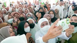 Resmikan Masjid SMKN 1 Lamongan, Gubernur Khofifah Pesankan Penguatan Karakter dan Akhlak