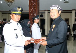 Bupati Lamongan Lantik 37 Pejabat Jajaranya