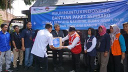 Satgas Bencana BUMN Salurkan 1.000 Paket Sembako ke Blitar dan Trenggalek