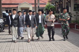 Santri Lamongan Unjuk Kreativitas Semarakkan Hari Santri Nasional 2022