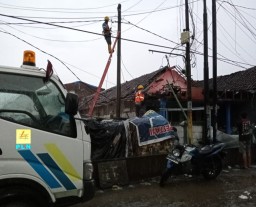 PLN Percepat Pulihkan Pasokan Listrik Pasca Bencana di Sidoarjo