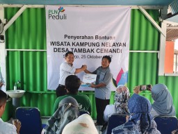 PLN Dukung Kembangkan Potensi Wisata Nelayan Desa Tambak Cemandi Melalui Program TJSL