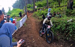 Kejuaraan Sepeda Gunung Panderman Gravity Park Funduro Diikuti 150 Pebalap