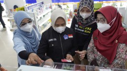 Wali Kot Mojokerto Sidak Apotek dan Pastikan Tidak Ada Obat Sirop Anak