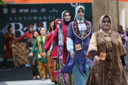 Bangga Buatan Indonesia, Banyuwangi Gelar Fashion On Pedestrian  