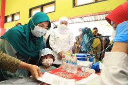 12 Anak di Jatim Meninggal Karena GGAPA, Khofifah Imbau Warga Tidak Panik