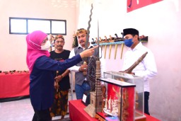 Gubernur Khofifah: Keris Desa Aeng Tong Tong Jawa Timur Juga Jadi Suvenir Side Event G2