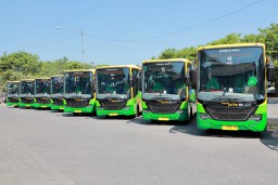 Sambut Hari Pahlawan, Khofifah Gratiskan Bus Trans Jatim 10 Nopember
