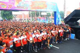 Khofifah Berangkatkan Jatim Run For Heroes 2022
