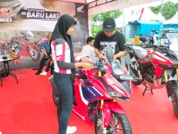 Ribuan Pengunjung Hadiri Pameran Honda Sport Motoshow, Tampilkan Beragam Motor Sport di Blitar