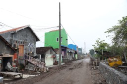 Frontage Road Capai 23 Persen, Bupati Sidoarjo Minta Tiang Listrik dan Jaringan Baru Dikebut