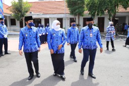 HUT Korpri, Khofifah Ajak ASN Tingkatkan Pelayanan Publik