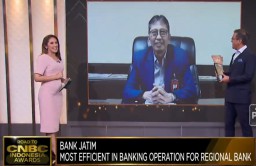 Bankjatim Raih Penghargaan The Most Efficient in Banking Operation for Big Regional Bank Category