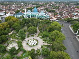 Pemkab Banyuwangi Raih RTH Award dari Menteri Agraria