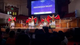 Cerita Bangga Pelajar Banyuwangi Pentaskan Tari Gandrung di London