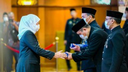 Gubernur Khofifah Lantik 306 Kepala SMK, SMA dan SLB