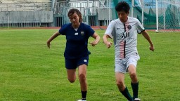 Saat Ekspatriat Smelting asal Jepang Adu Bola dengan Bupati Gresik, Simak Keseruanya