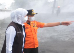 Akses Malang - Lumajang Ditutup Sementara, Khofifah Imbau Masyarakat Gunakan Jalur Probolinggo