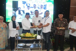 PTPN X Syukuran Berhasil Produksi Gula 323.850 Ton