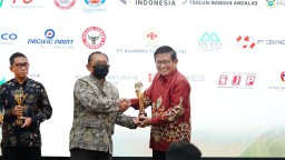 Petrokimia Gresik Terima Penghargaan Industri Hijau Terbaik dari Kemenperin