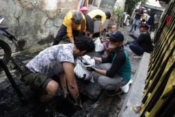 Cegah Tawuran, Pemkot Surabaya Libatkan Remaja Kerja Bakti