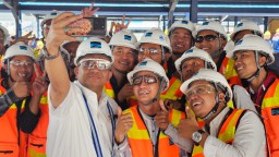 Wamenaker Ajak Pekerja Smelter PTFI Dukung Program Hilirisari