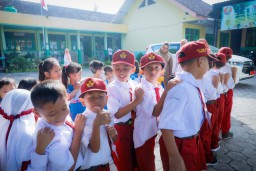 Dispendik Larang Pelajar SD dan SMP Berkendara Motor Listrik
