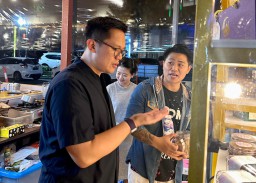 Pasar Malem Tjap Toendjoengan 2024: Panggung Utama Penggerak Ekonomi Lokal Surabaya