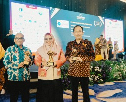 Gresik Raih Tiga Penghargaan Dalam Top BUMD Awards 2024
